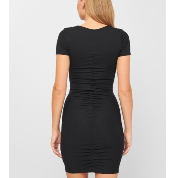 Zara Short Sleeve V Neck Ruched Bodycon Dress in Black Size Medium - Picture 2 of 9